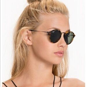 Ray-Ban Round Fleck Polished Black Havana Sunglasses G-15 Green Lenses RB2447